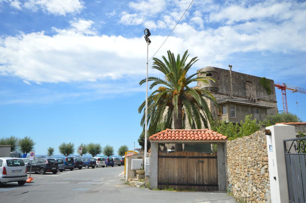 Riva Mare Apartment Riva Ligure Exterior foto